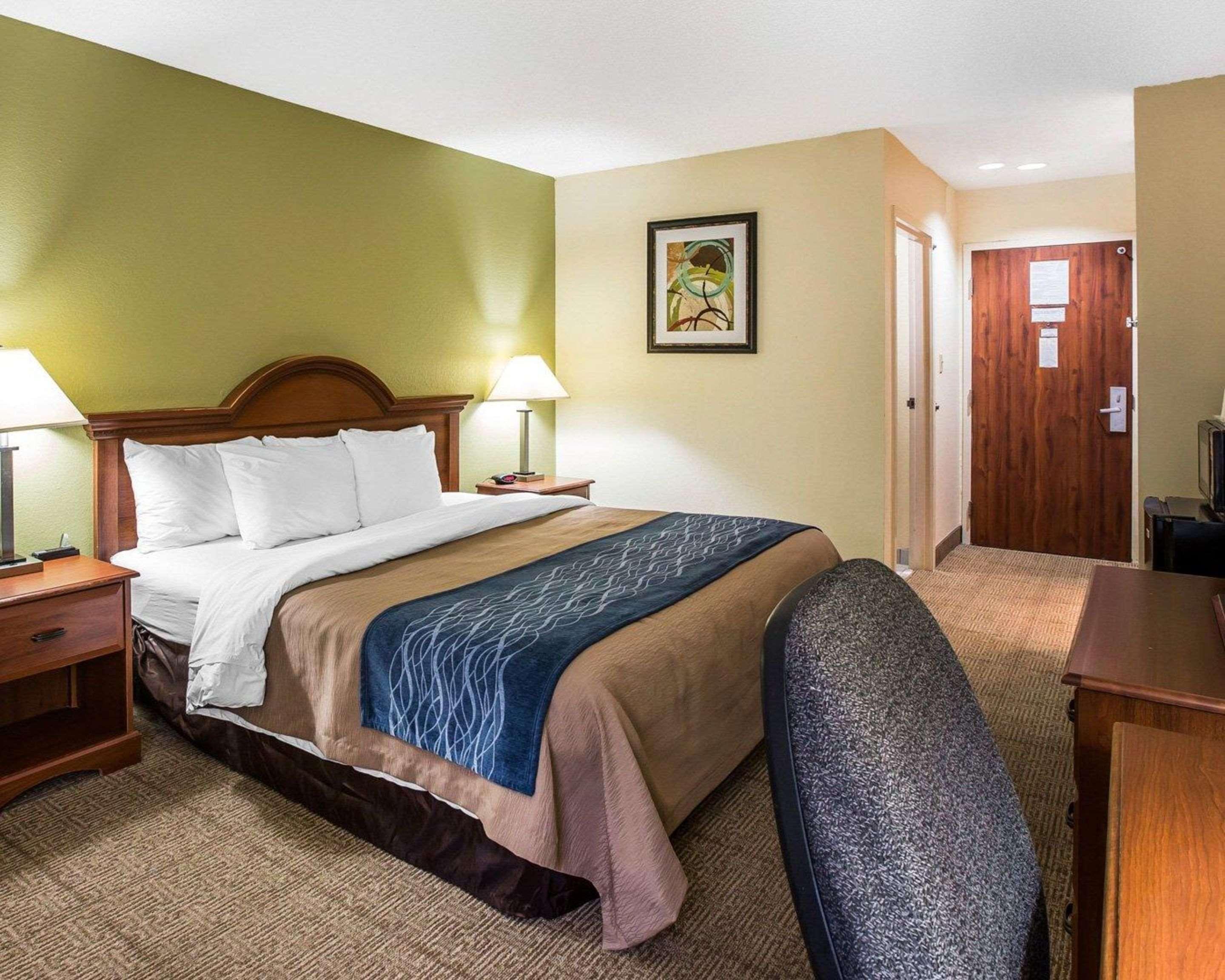 Quality Inn Darien-North Brunswick Exterior photo