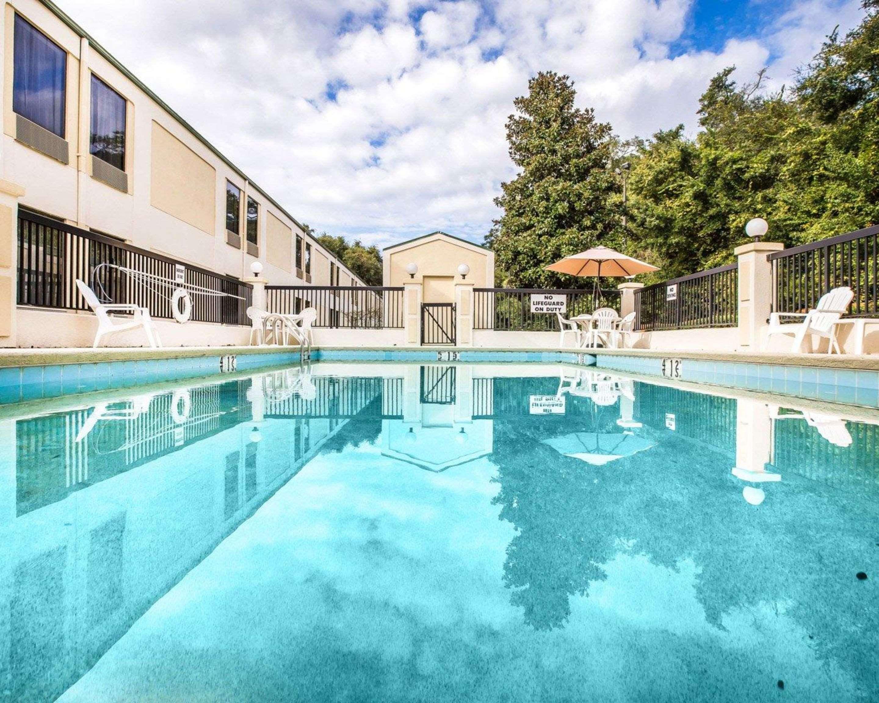 Quality Inn Darien-North Brunswick Exterior photo